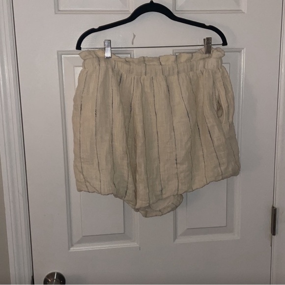 Free People Bubble Striped Shorts off white - Picture 2 of 6